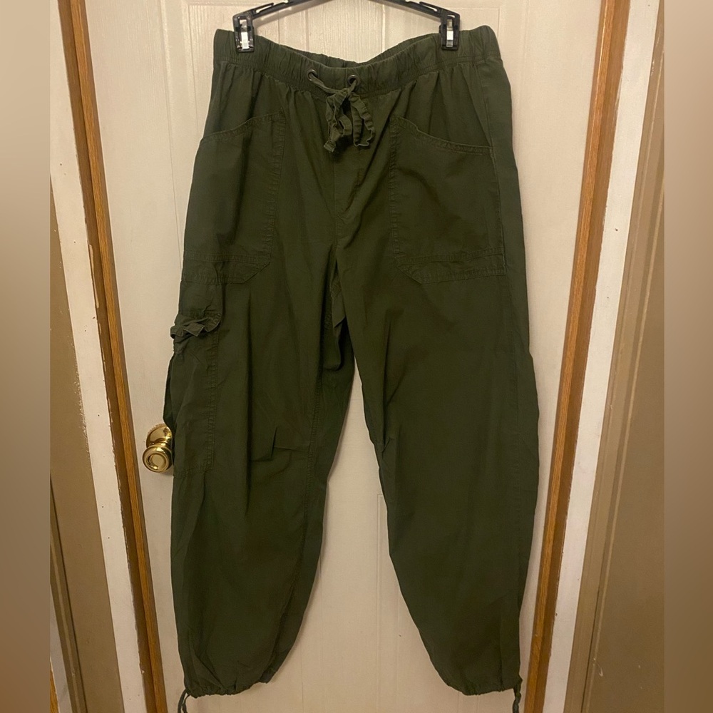 aerie Olive Green Drawstring Cargo Pants - Picture 2 of 8